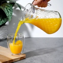 Dzbanek szklany 1400 ml z pokrywką do serwowania lemoniady herbaty mrożonej i kompotu Vilde