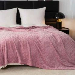 Koc różowy 200x220 cm mikrofibra Cotton World miękki ciepły pled narzuta na łóżko KHT-60