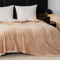 Koc 160x200 cm mikrofibra Cotton World miękki ciepły pled narzuta na łóżko beżowy KHT-56