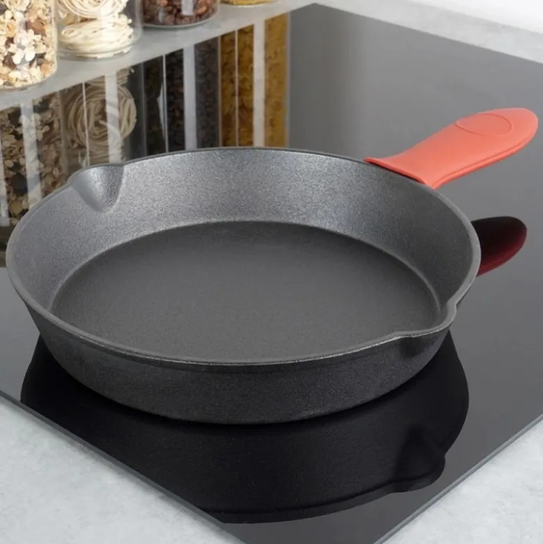 Patelnia żeliwna z silikonową nakładką CAST LINE 25 cm indukcje gaz ognisko Vilde
