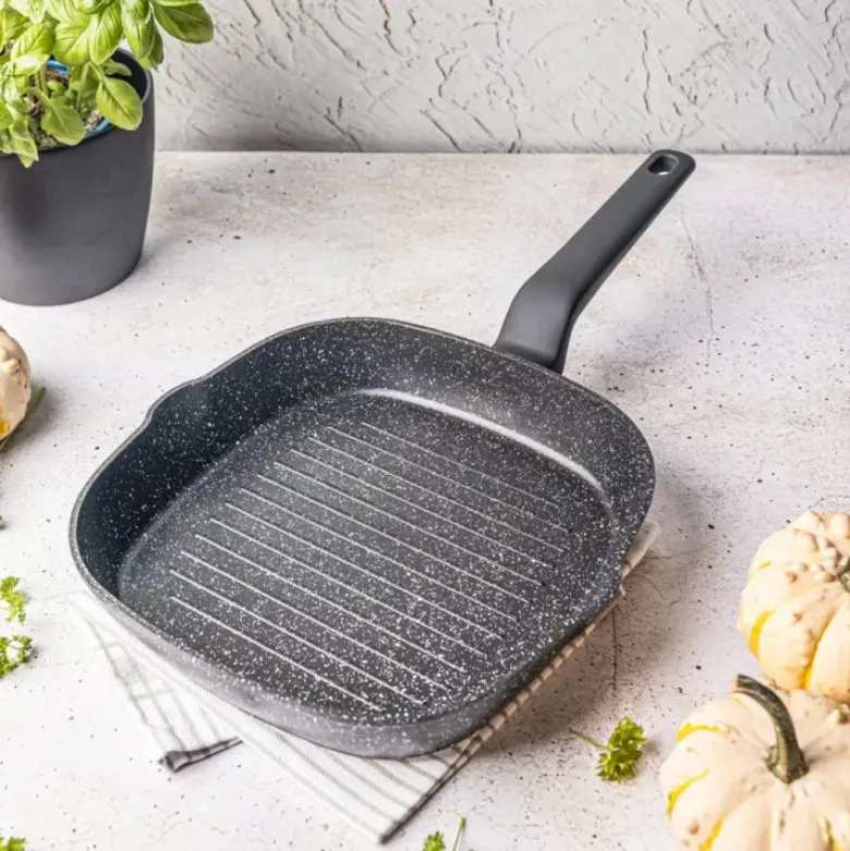 Patelnia grillowa kwadratowa 24 cm z powłoką marmurkową Klausberg KB 7661