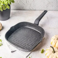 Patelnia grillowa kwadratowa 28 cm z powłoką marmurkową Klausberg KB 7662