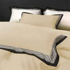 Pościel 200x220 luksusowa z falbanką w kratkę Cotton World gruba 3 części 2675 jasny brąz