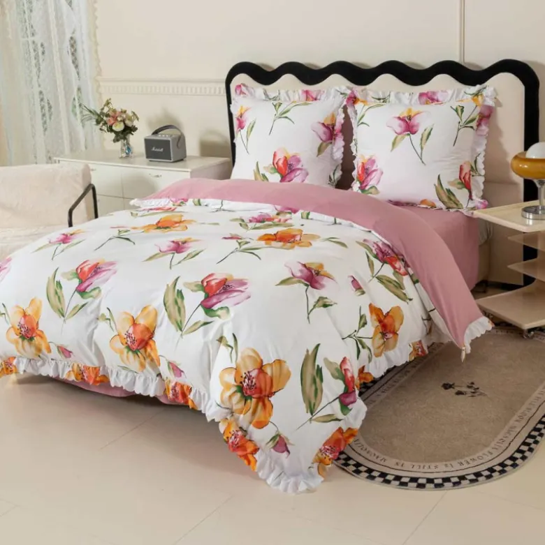 Pościel z falbanką 140x200 mikrofibra Cotton World 2 części różowa w kwiaty 2903