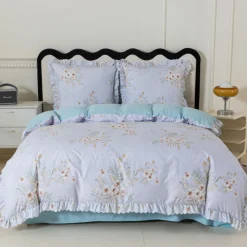 Pościel z falbanką 160x200 mikrofibra Cotton World 3 części niebieska w kwiaty 2905