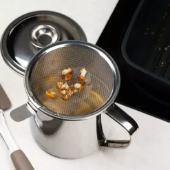 Pojemnik na olej z pokrywką i sitkiem filtrującym 1.2 L KINGHoff KH 1726 metalowy