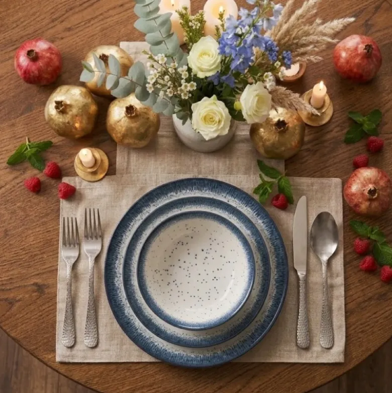Serwis obiadowy porcelana 24 elementy Atom Hello Blue talerze kubki dla 6 osób granatowe nakrapiane