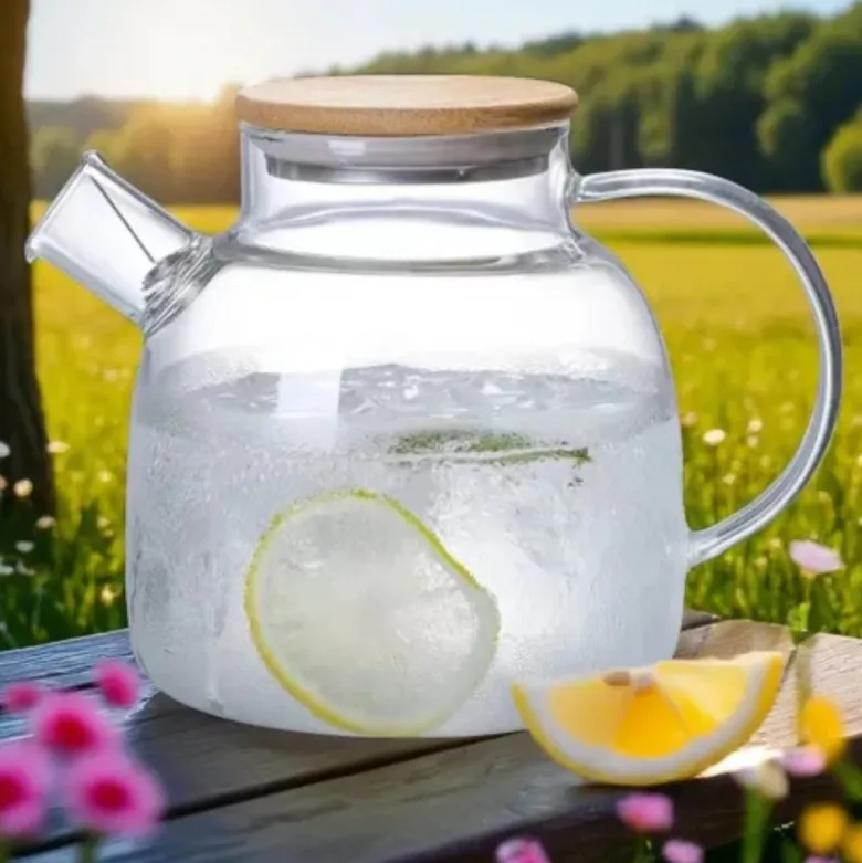 Szklany dzbanek do herbaty i naparów ziołowych z sitkiem i pokrywką 1,5 l Tragar