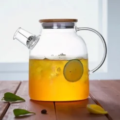 Szklany dzbanek do herbaty i naparów ziołowych z sitkiem i pokrywką 1,8 l Tragar