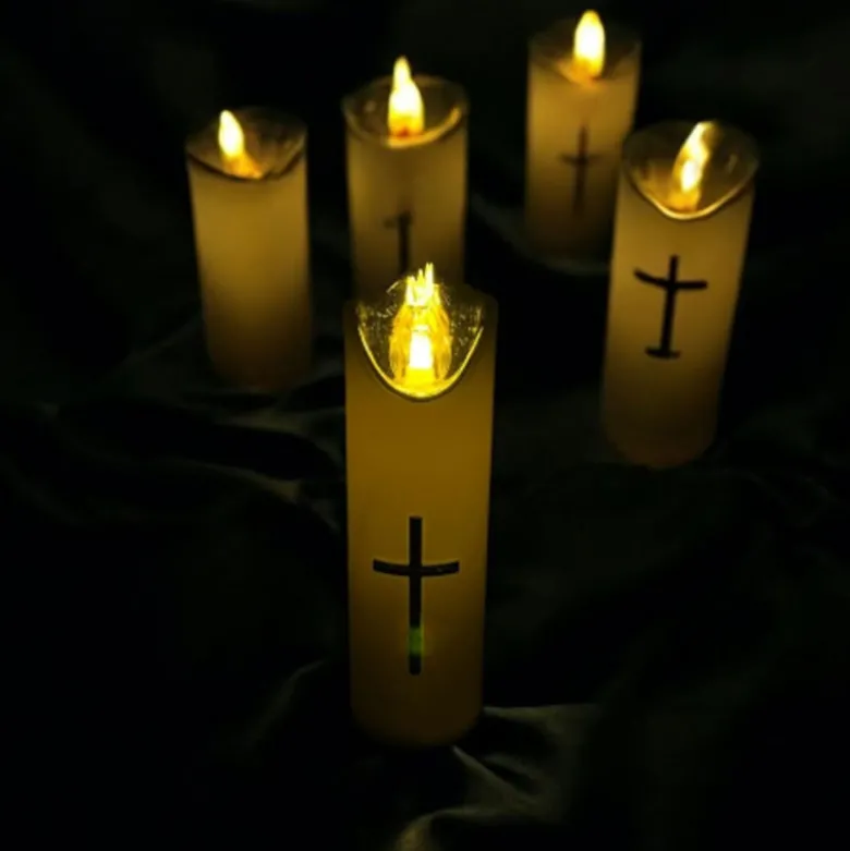 Wkład do znicza 15 cm świeczka biała LED z krzyżem żółte światło Cortina Rico baterie AA