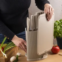 Zestaw noży 8el. z deską do krojenia i uchwytem na ręcznik w stojaku beżowy Klausberg